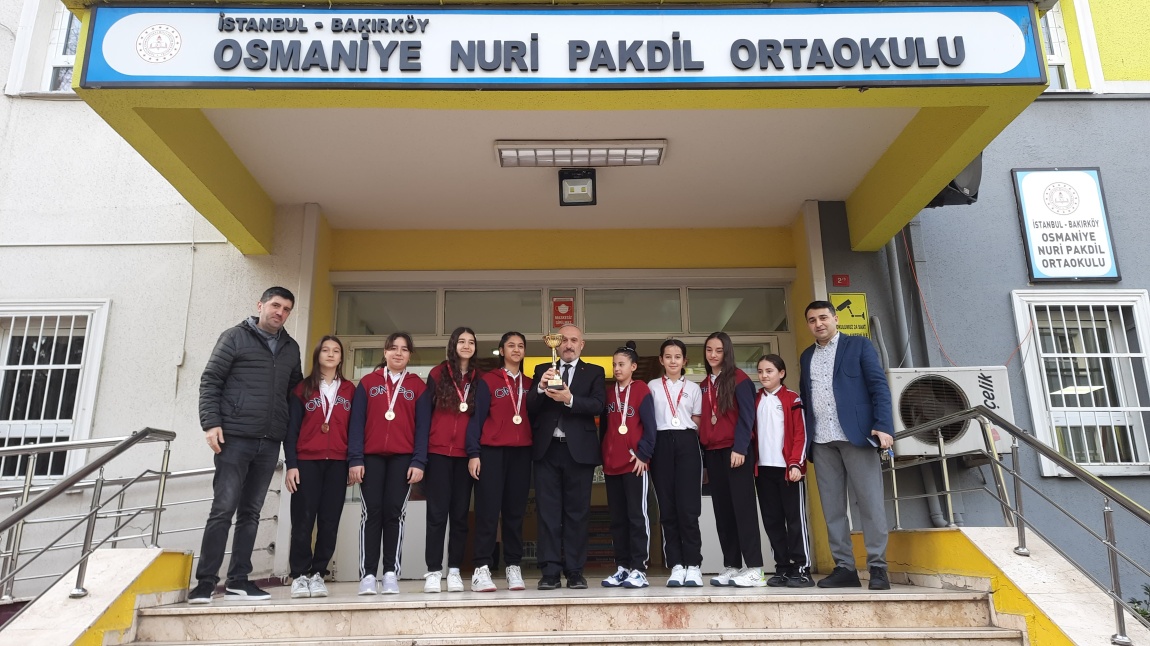 Halk Oyunları İstanbul 1.'si olan öğrencilerimizi kutladık.