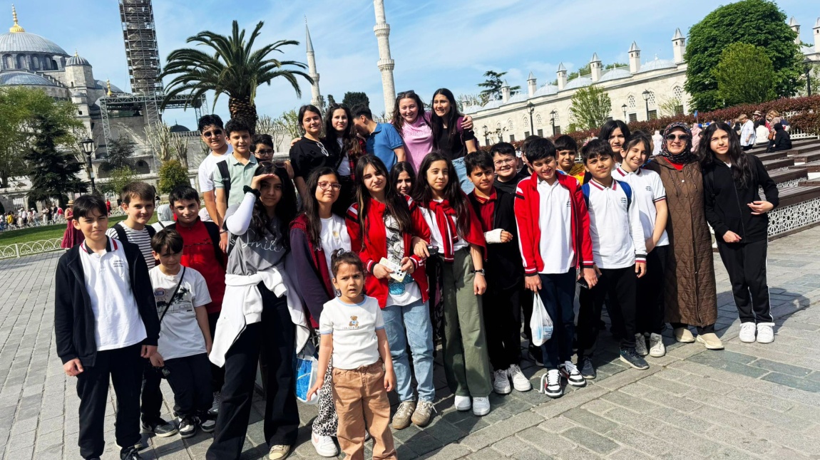 Öğrencilerimizle Sultanahmet ve Ayasofya Camiilerine Ziyaret Gerçekleştirdik.